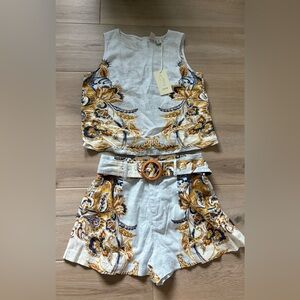 Joie patterned short set with belt small medium